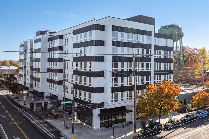 5460 N Interstate Ave, Portland, OR à louer - Photo principale - Image 1 de 55