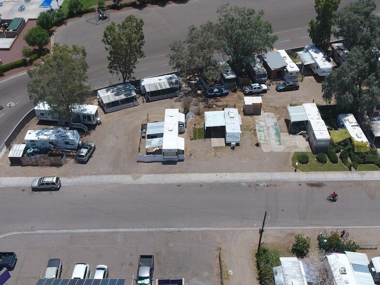 2220 1st St, Bullhead City, AZ à vendre - Photo du bâtiment - Image 3 de 6