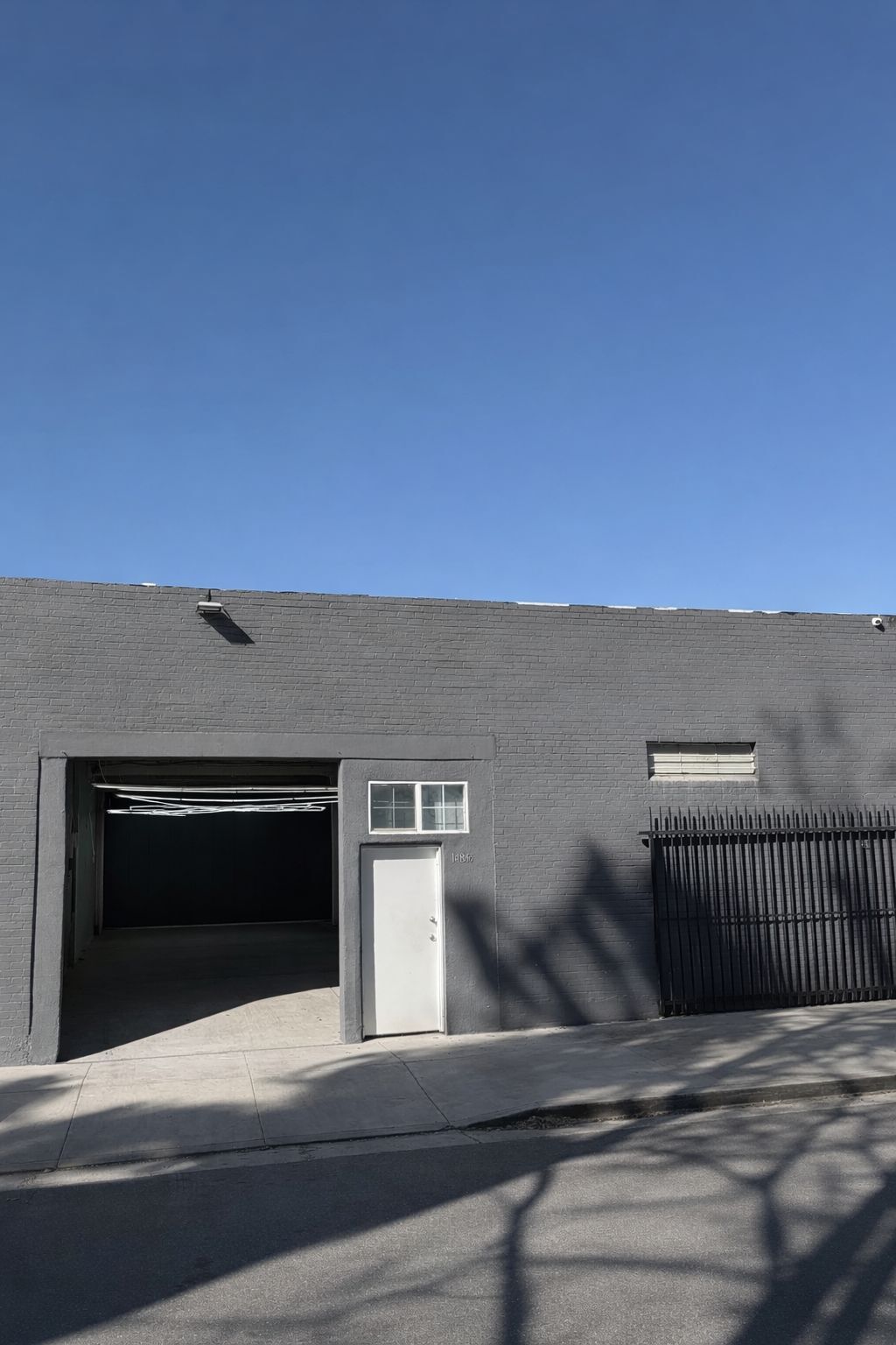 14855 Bessemer St, Van Nuys, CA for lease Building Photo- Image 1 of 6