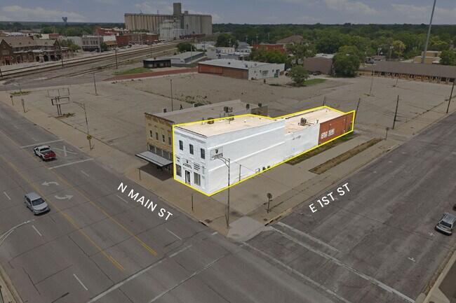 More details for 302 N Main St, Newton, KS - Office for Sale