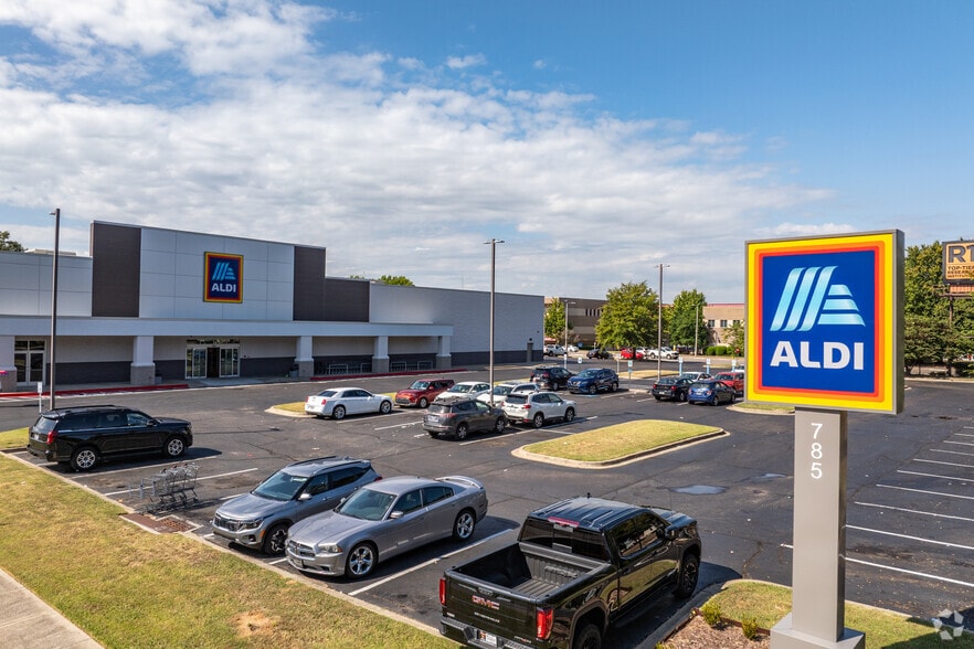 785 Union Ave, Memphis, TN à louer - Photo du bâtiment - Image 2 de 5