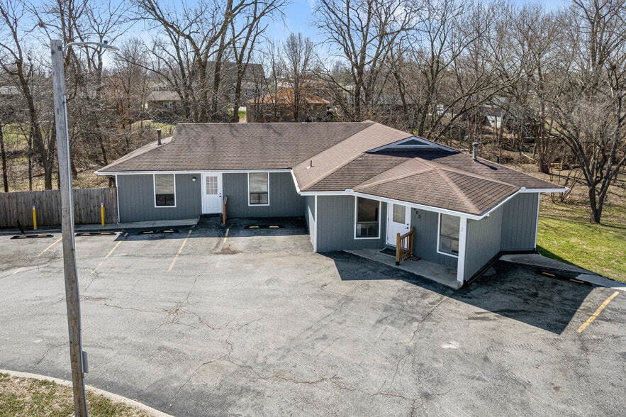 205 Southbrook Pky, Kearney, MO for sale - Building Photo - Image 2 of 67
