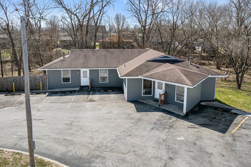 205 Southbrook Pky, Kearney, MO à vendre - Photo du bâtiment - Image 2 de 67