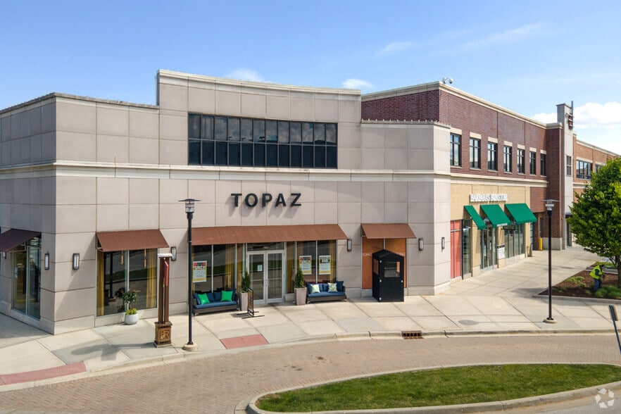 720-780 Village Center Dr, Burr Ridge, IL for lease - Building Photo - Image 2 of 21