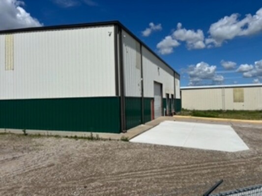 1535 NW 36th St, Newton, KS à louer - Photo du bâtiment - Image 2 de 7