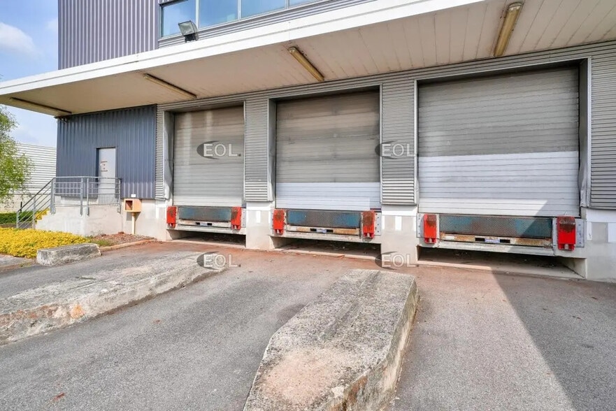 Industrial in Villeparisis for lease - Building Photo - Image 2 of 16