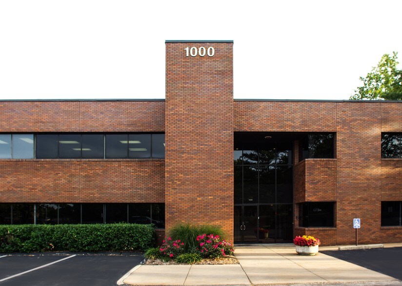 1000 Executive Parkway Dr, Creve Coeur, MO à louer - Photo du bâtiment - Image 2 de 11