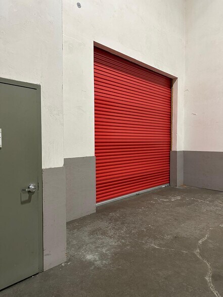 58 R Pulaski St, Peabody, MA à louer - Photo du bâtiment - Image 3 de 9