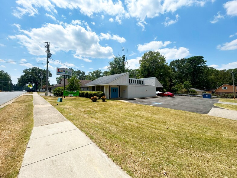 9100 Geyer Springs Rd, Little Rock, AR à vendre - Photo du bâtiment - Image 2 de 7