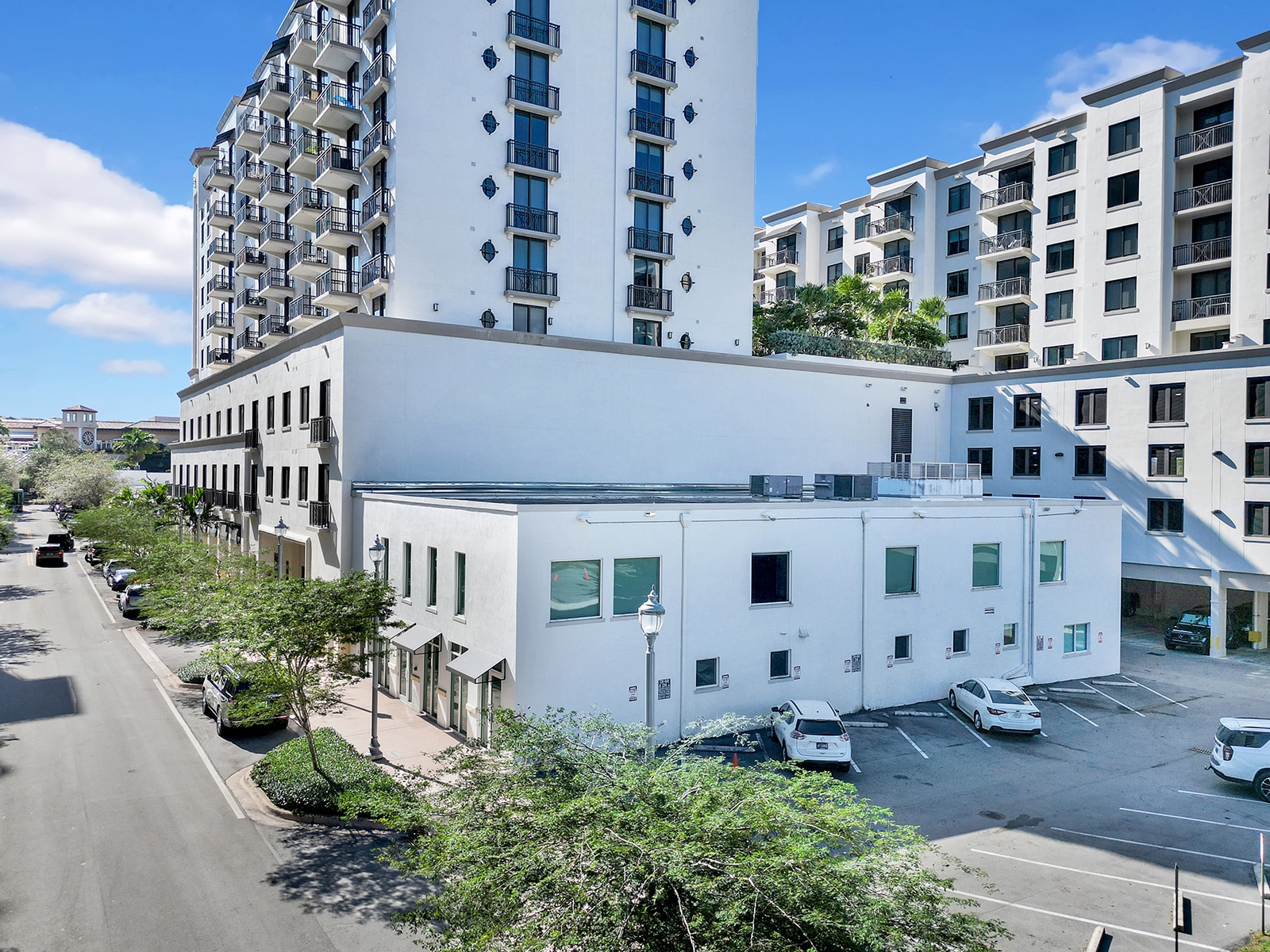 4070-4090 Laguna St, Coral Gables, FL à louer Photo du bâtiment- Image 1 de 36