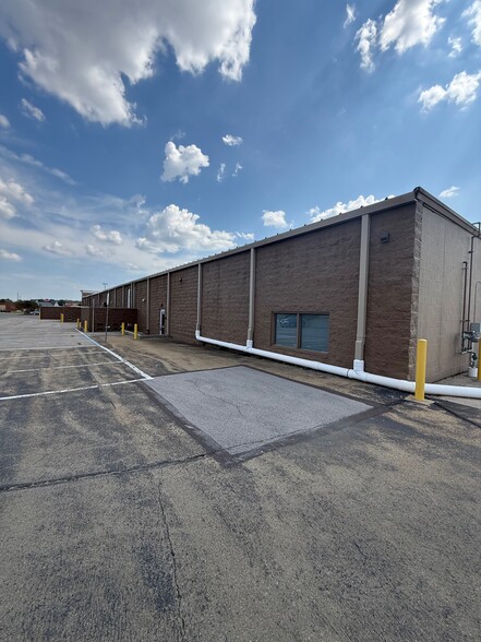 934-942 Valley Creek Dr, Farmington, MO for lease - Building Photo - Image 3 of 21