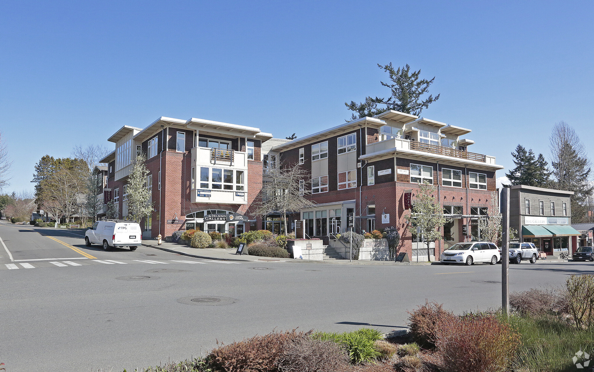 400 Winslow Way E, Bainbridge Island, WA à vendre Photo du bâtiment- Image 1 de 1