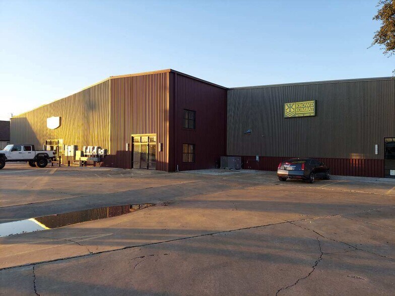 5446 1st St, Katy, TX à louer - Photo du bâtiment - Image 2 de 13