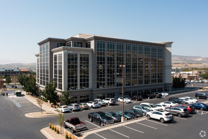 3400 Ashton Blvd, Lehi, UT à louer - Photo du bâtiment - Image 2 de 20