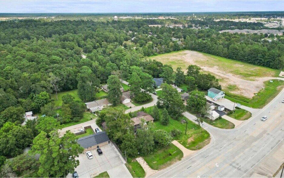 10278 FM 1097, Willis, TX à louer - Photo du bâtiment - Image 3 de 6