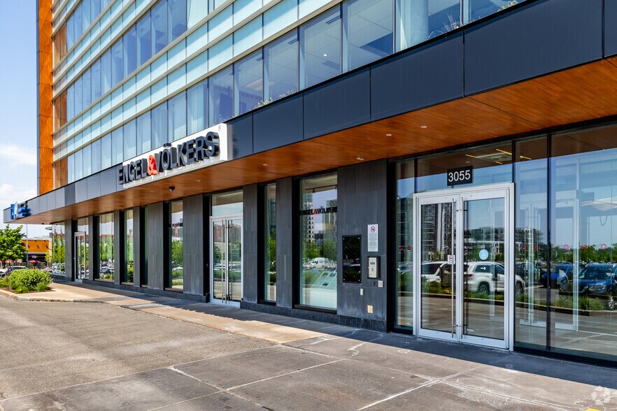 3055 Saint-Martin Boulevard West, Laval, QC à louer - Photo du bâtiment - Image 3 de 7