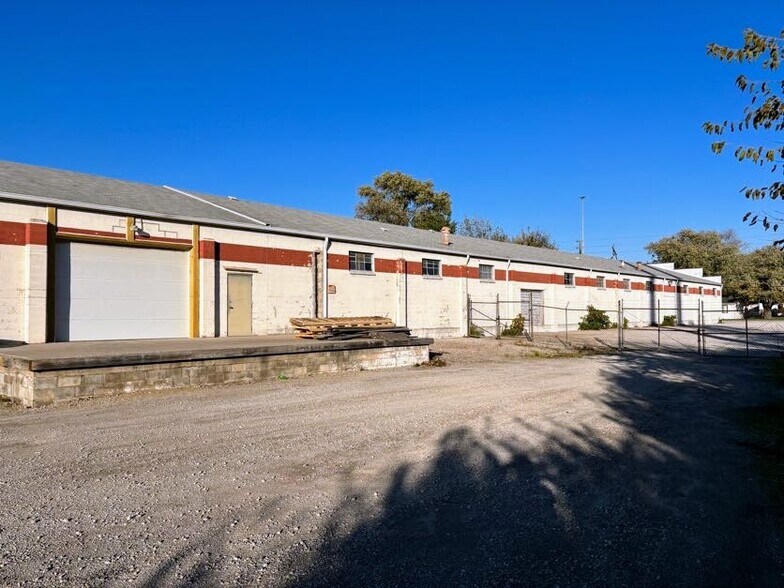 5230 S Harding St, Indianapolis, IN à louer - Photo du bâtiment - Image 3 de 7