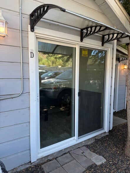 17035 Sierra Hwy, Santa Clarita, CA for lease - Building Photo - Image 1 of 3