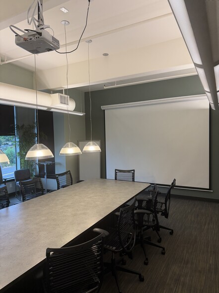 1002 39th Ave SW, Puyallup, WA for lease - Building Photo - Image 3 of 18