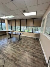 8121 Broadway St, Houston, TX for lease Interior Photo- Image 2 of 3