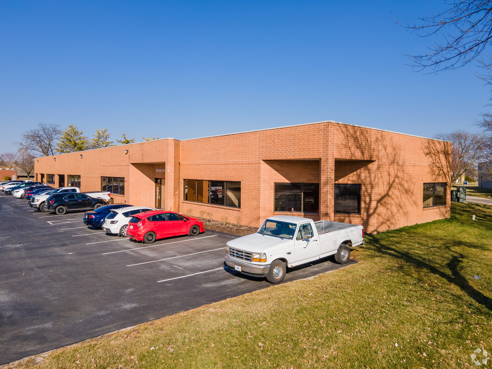 4200-4220 Shoreline Dr, Earth City, MO for sale Building Photo- Image 1 of 1