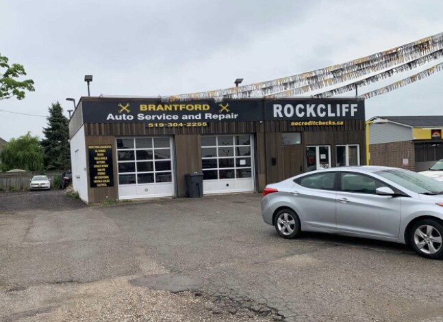 275 King George Rd, Brantford, ON à vendre Photo principale- Image 1 de 1