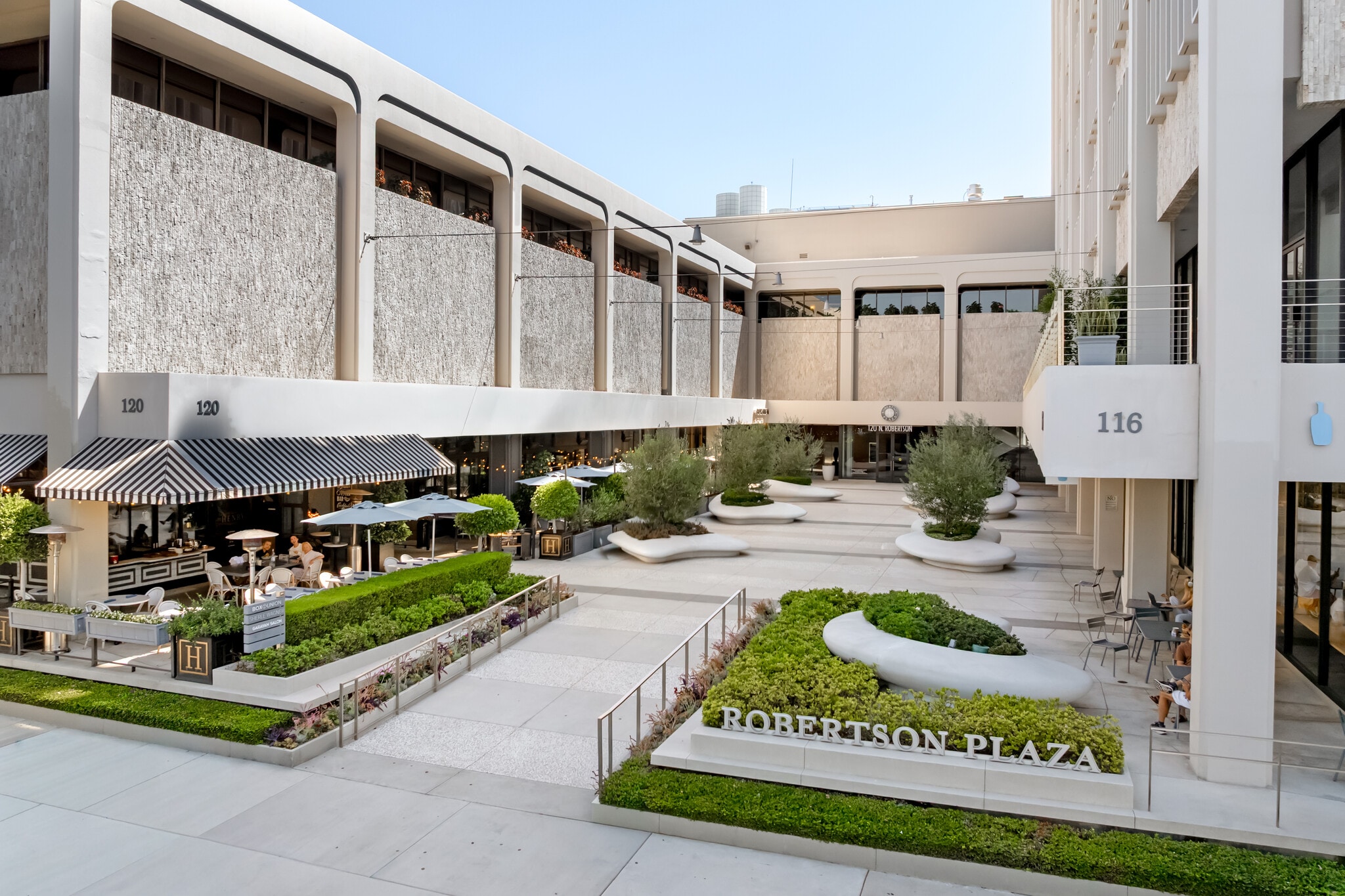 116-120 N Robertson Blvd, West Hollywood, CA for lease Primary Photo- Image 1 of 8