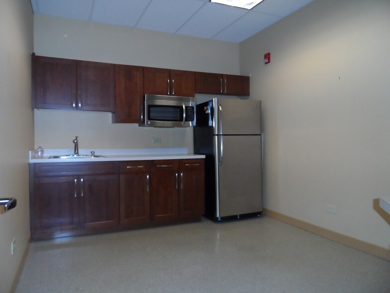 935 Lakeview Pky, Vernon Hills, IL à louer - Photo intérieure - Image 3 de 19