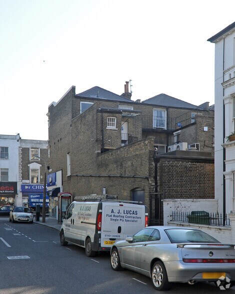 322 North End Rd, Londres à louer - Photo du bâtiment - Image 3 de 4