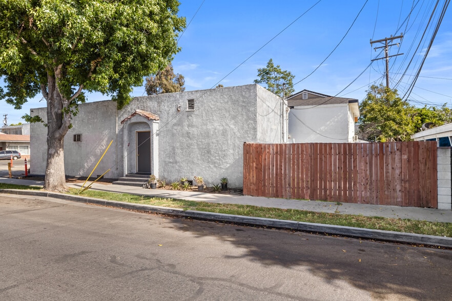 6095 Atlantic Ave, Long Beach, CA for sale - Building Photo - Image 3 of 15