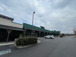 2270 Two Rivers Blvd, Sevierville, TN à louer Photo du bâtiment- Image 2 de 29