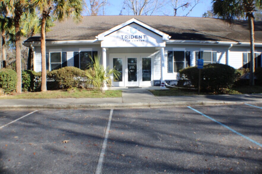 1930 Charlie Hall Blvd, Charleston, SC for lease - Building Photo - Image 2 of 15