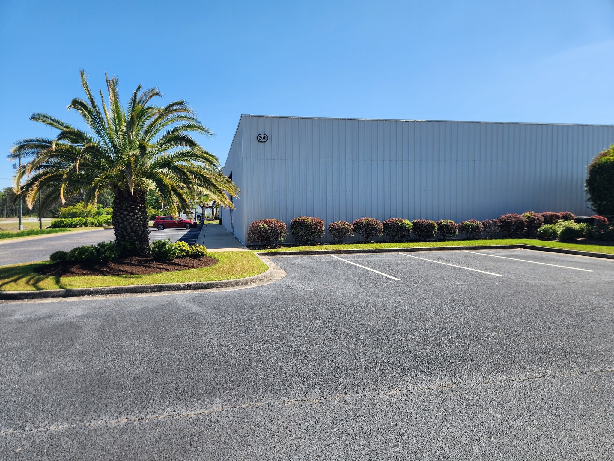 200 Commerce Center Dr, Brunswick, GA for sale Primary Photo- Image 1 of 5