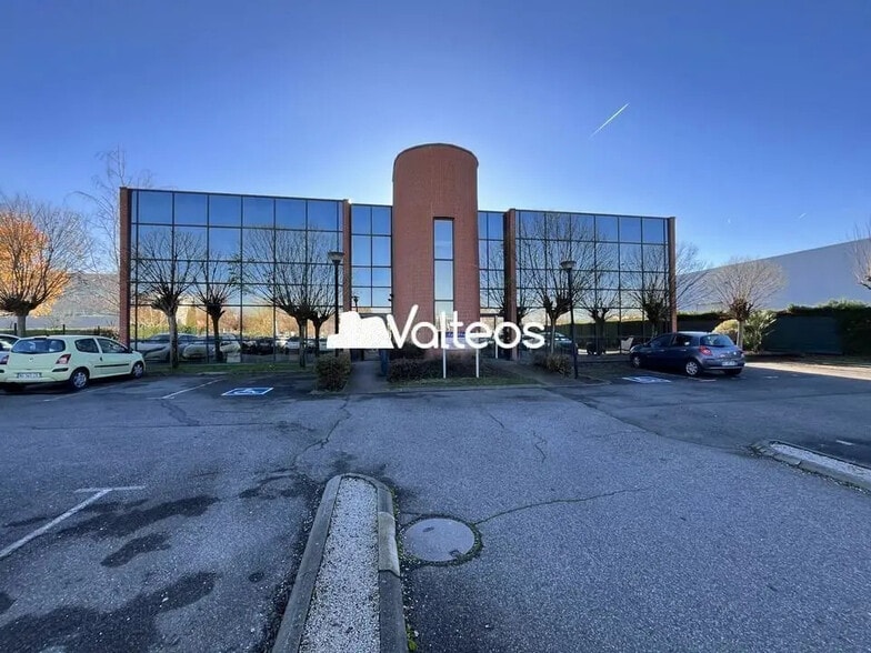 13 Rue Michel Labrousse, Toulouse à louer - Photo du bâtiment - Image 2 de 7