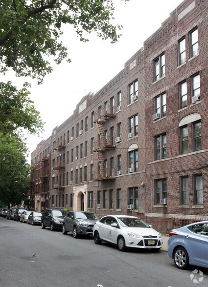 914 47th St, Brooklyn, NY à vendre - Photo du bâtiment - Image 2 de 6