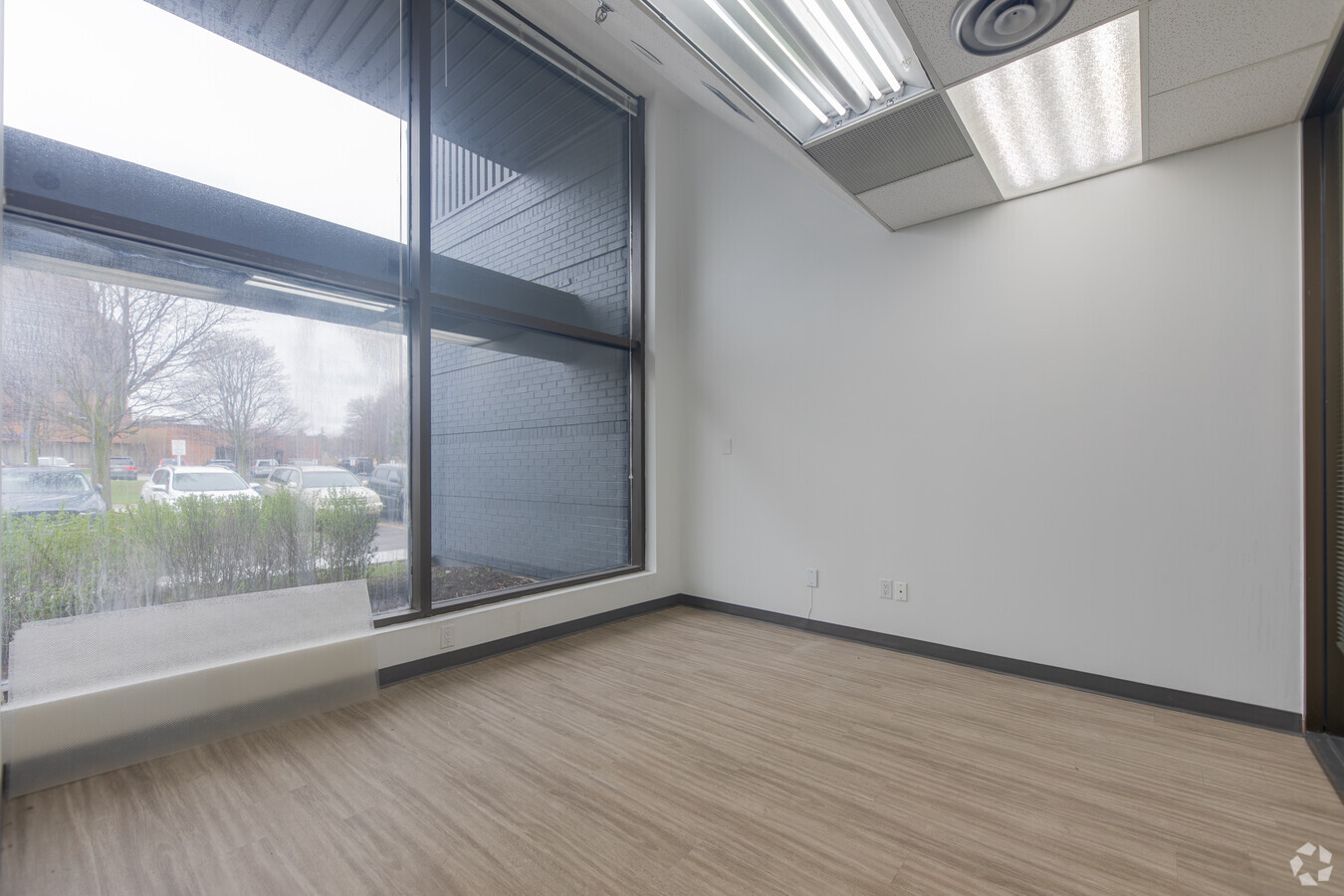 50-70 Novopharm Ct, Toronto, ON M1B 2K9 - Unit 66 - - Interior Photo - Image 2 of 5