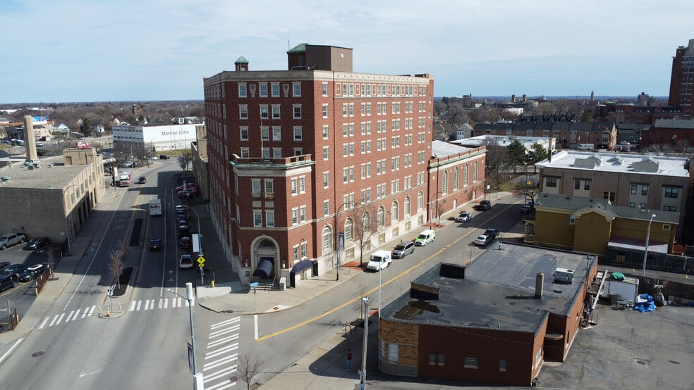 400 Andrews St, Rochester, NY à louer - Photo du bâtiment - Image 2 de 9