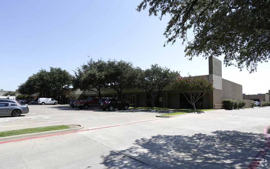 1200-1236 W Executive Dr, Richardson, TX for lease - Building Photo - Image 1 of 8