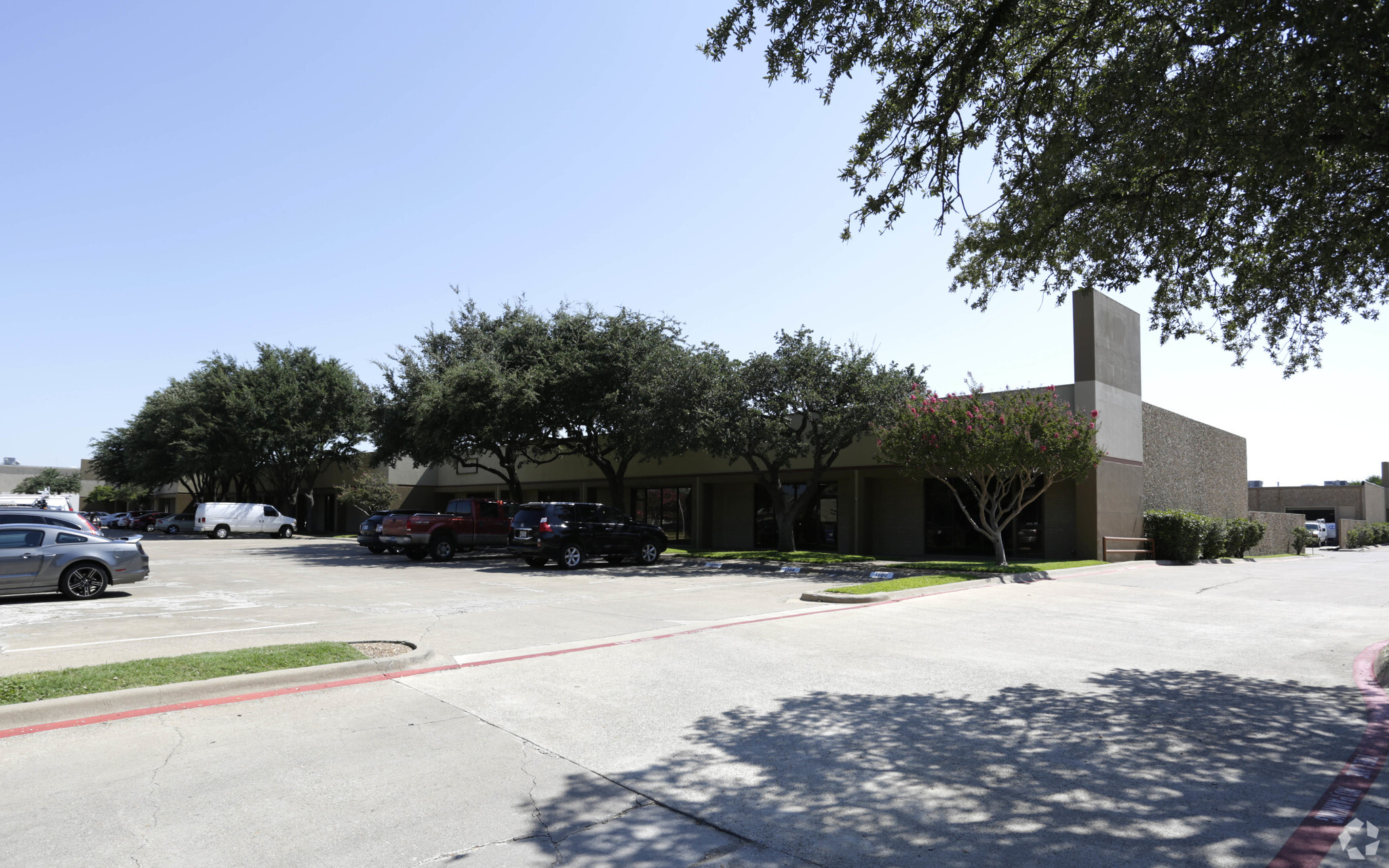 1200-1236 W Executive Dr, Richardson, TX for lease Building Photo- Image 1 of 9