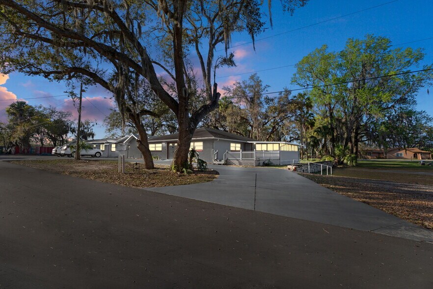 639 NE 1st St, Crystal River, FL à vendre - Photo du bâtiment - Image 3 de 74