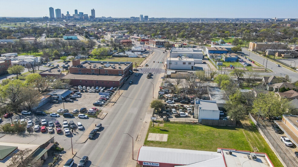 2119 Main St, Fort Worth, TX à vendre - Photo du bâtiment - Image 2 de 4