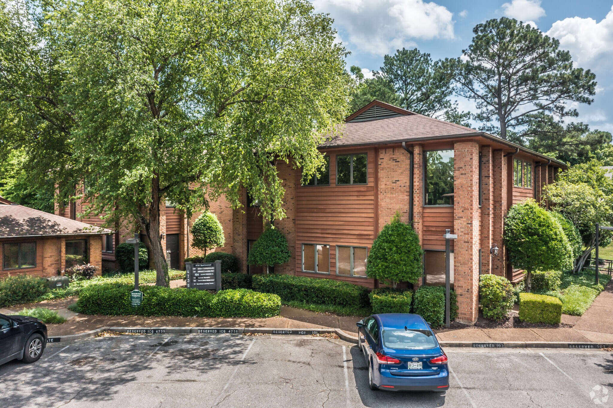 4735 Spottswood Ave, Memphis, TN for lease Primary Photo- Image 1 of 34