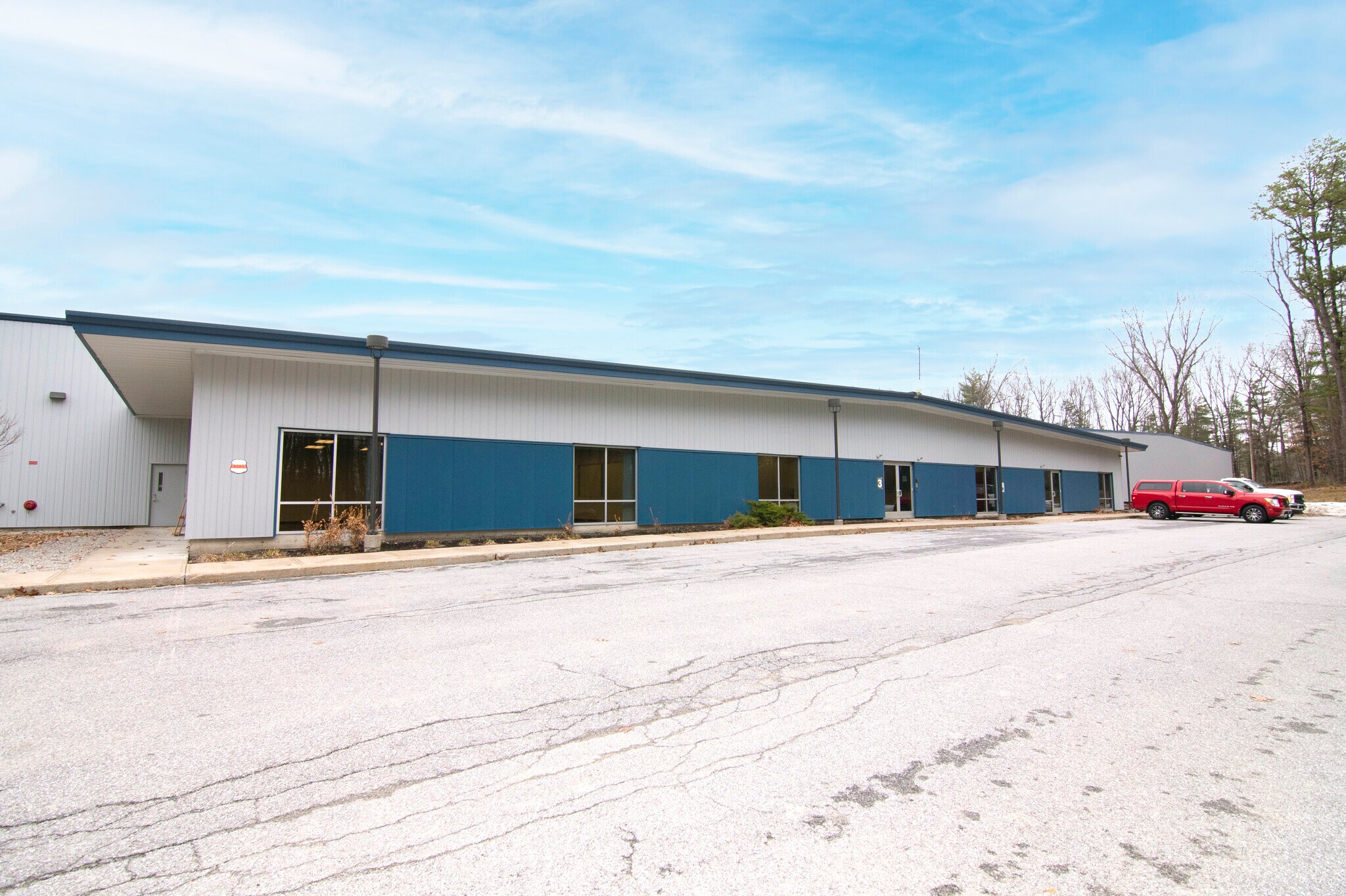 3 Unlimited Dr, Saratoga Springs, NY for lease Building Photo- Image 1 of 46