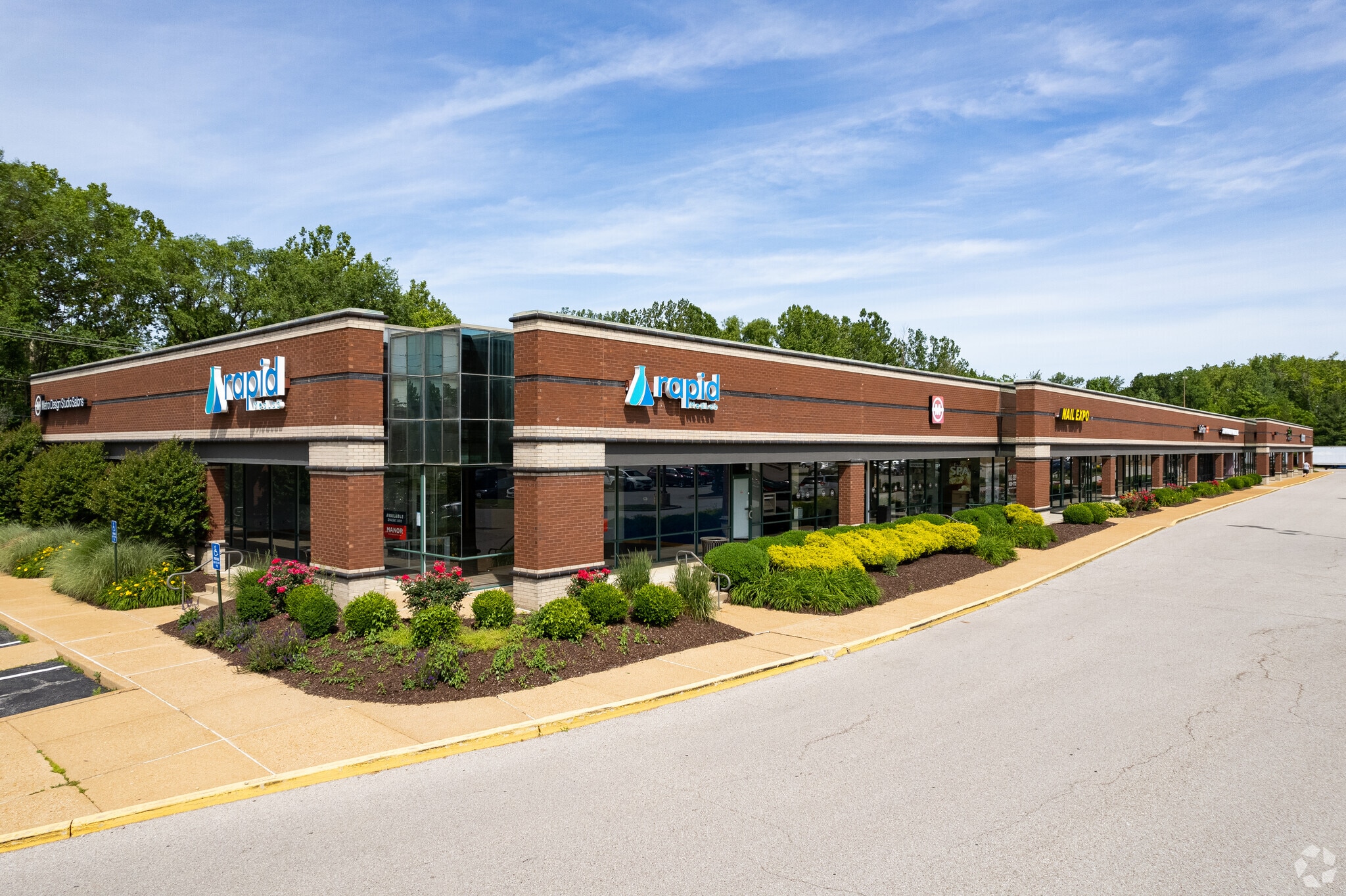 2115-2161 Barrett Station Rd, Des Peres, MO for lease Primary Photo- Image 1 of 8