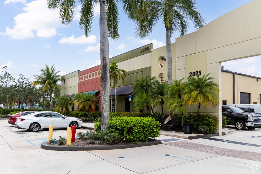 2885 Jupiter Park Dr, Jupiter, FL à vendre - Photo du bâtiment - Image 2 de 5