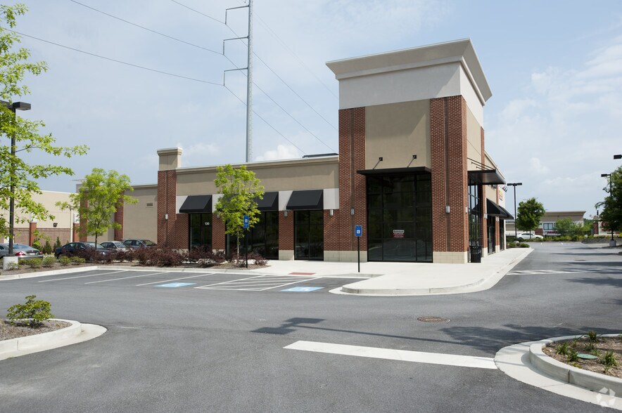 5600 Roswell Rd NE, Atlanta, GA à louer - Photo du bâtiment - Image 2 de 4