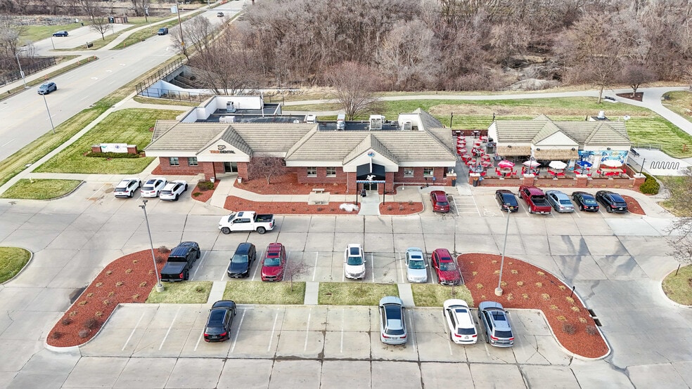 245 50th St, West Des Moines, IA à vendre - Aérien - Image 3 de 5