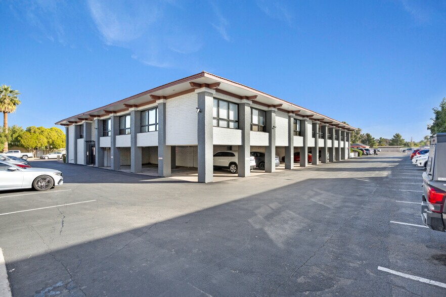 2942 N 24th St, Phoenix, AZ à louer - Photo du bâtiment - Image 2 de 26