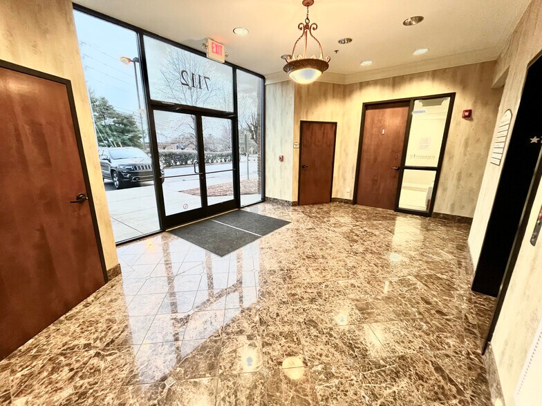 7112 Crossroads Blvd, Brentwood, TN à louer - Hall d’entrée - Image 3 de 16