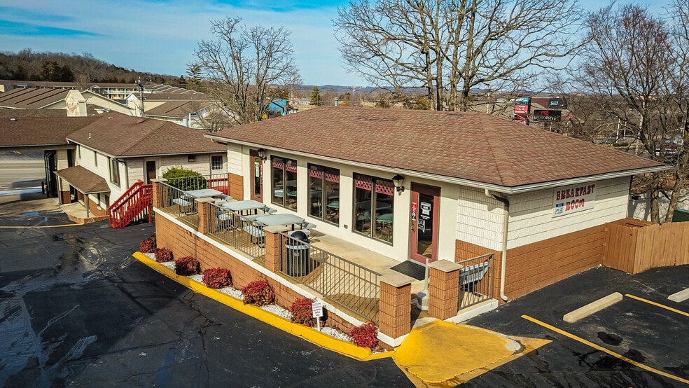 3601 Shepherd of the Hills Expy, Branson, MO for sale - Building Photo - Image 3 of 21